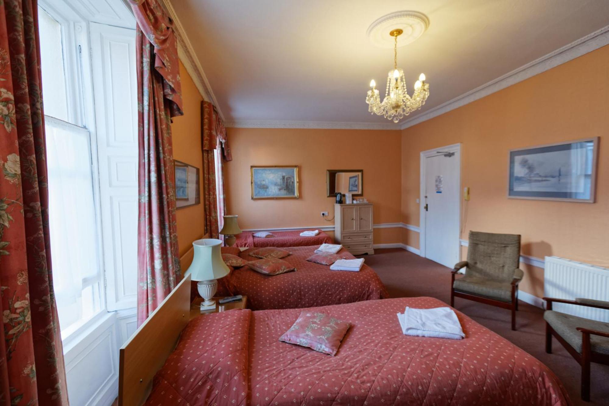 Averon Edimburgo